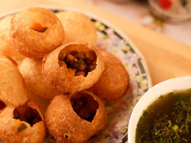 Pani Puri indický streetfood – očarí chuťové poháriky