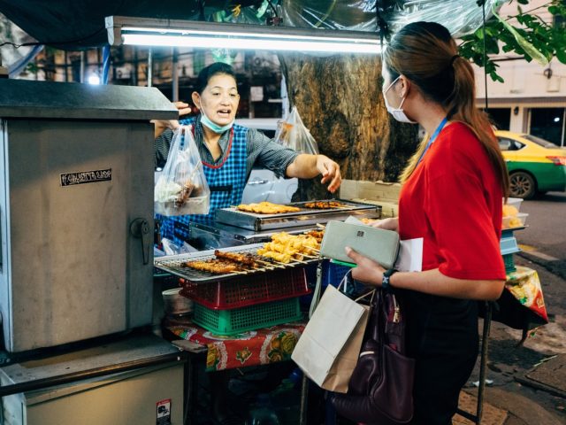 Som Tam v Thajsku – streetfood jedlo